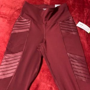 *NEW* Burgundy Leggings